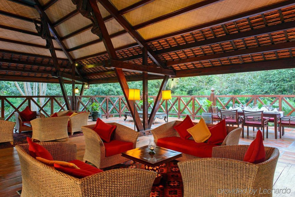 โรงแรมอังกอร์ วิลเลจ 5* เสียมราฐ