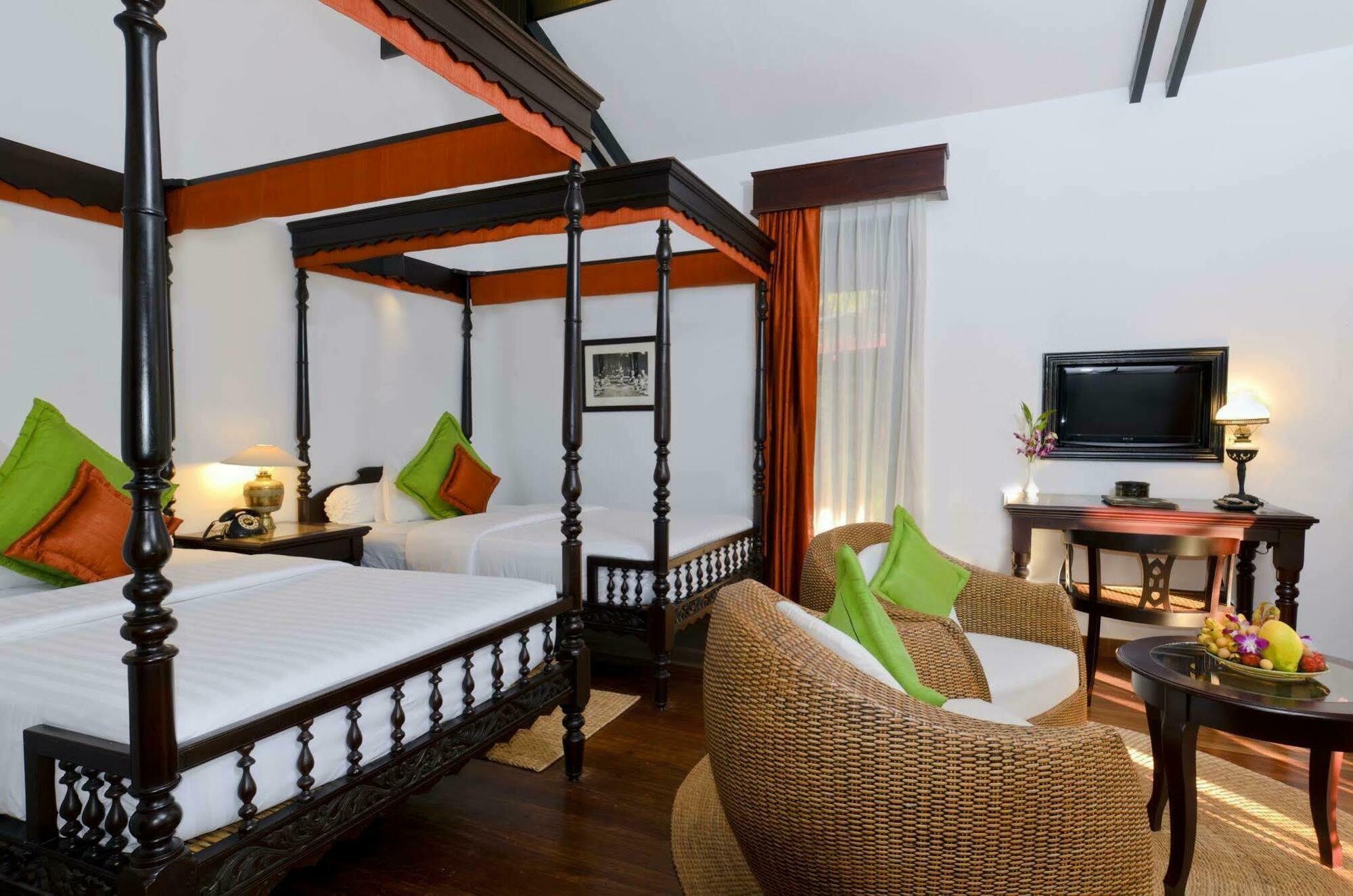 โรงแรมอังกอร์ วิลเลจ โรงแรม เสียมราฐ
